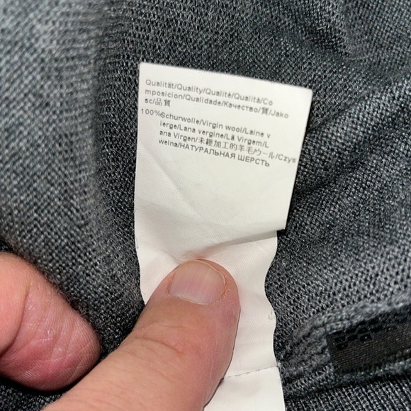 Hugo Boss 100% Wool Cardigan Sweater Size XXL slim fit. Very Good Used condition - Picture 13 of 16